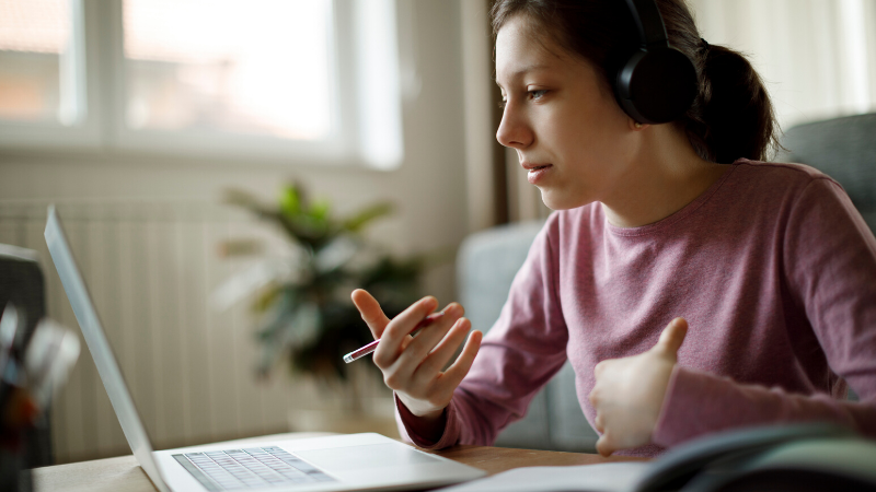 Why use headphones for learning?